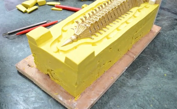 模具硅膠開(kāi)模方式和模線(xiàn)選擇方式