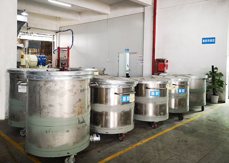 如何選擇靠譜的液體硅膠廠家？這些要點需牢記